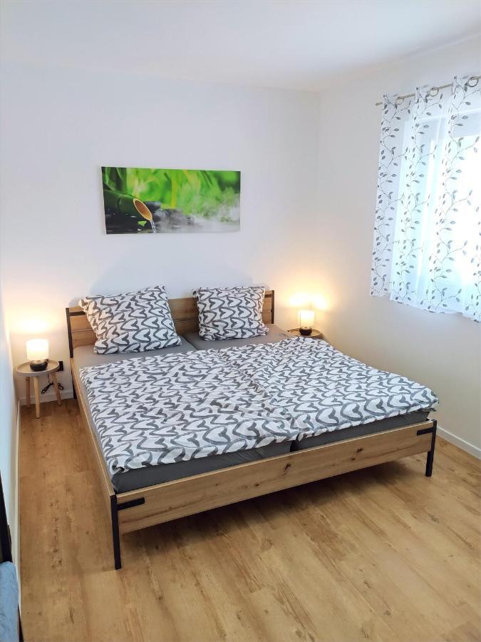 Fewo Wildflecken - Ferienwohnung Rhoen Neubau 2021 المظهر الخارجي الصورة